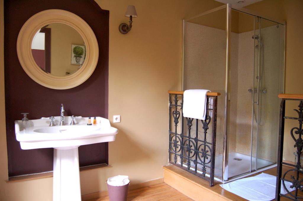 مبيت وإفطار Bornel Le Manoir Du Menillet الغرفة الصورة