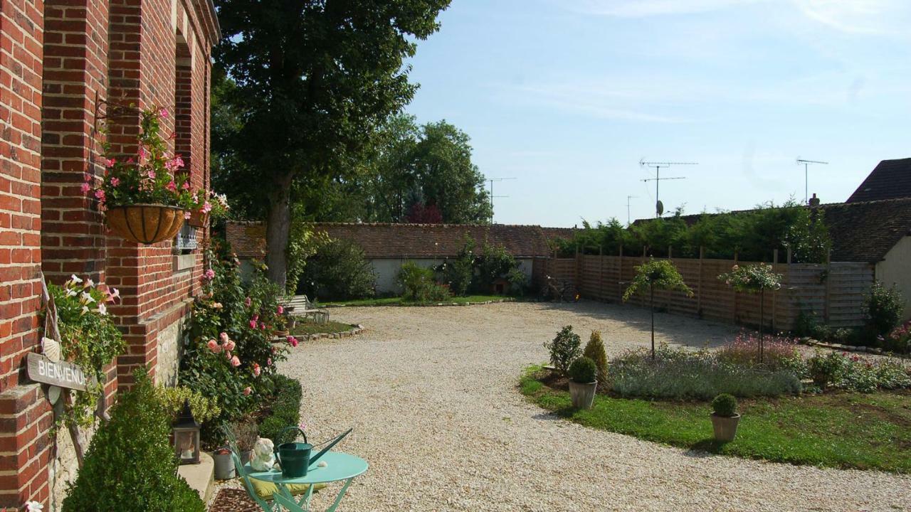 مبيت وإفطار Bornel Le Manoir Du Menillet المظهر الخارجي الصورة