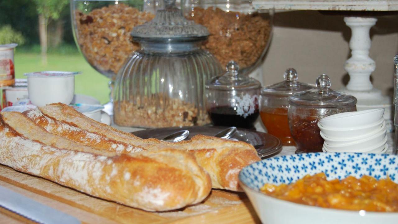 مبيت وإفطار Bornel Le Manoir Du Menillet المظهر الخارجي الصورة